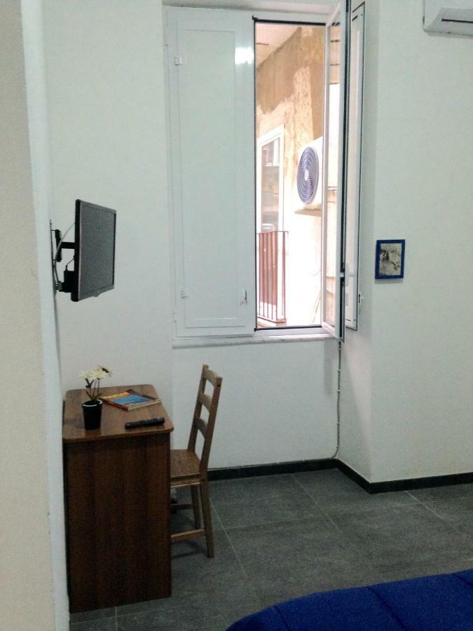 Domus 19 Otel Napoli Dış mekan fotoğraf