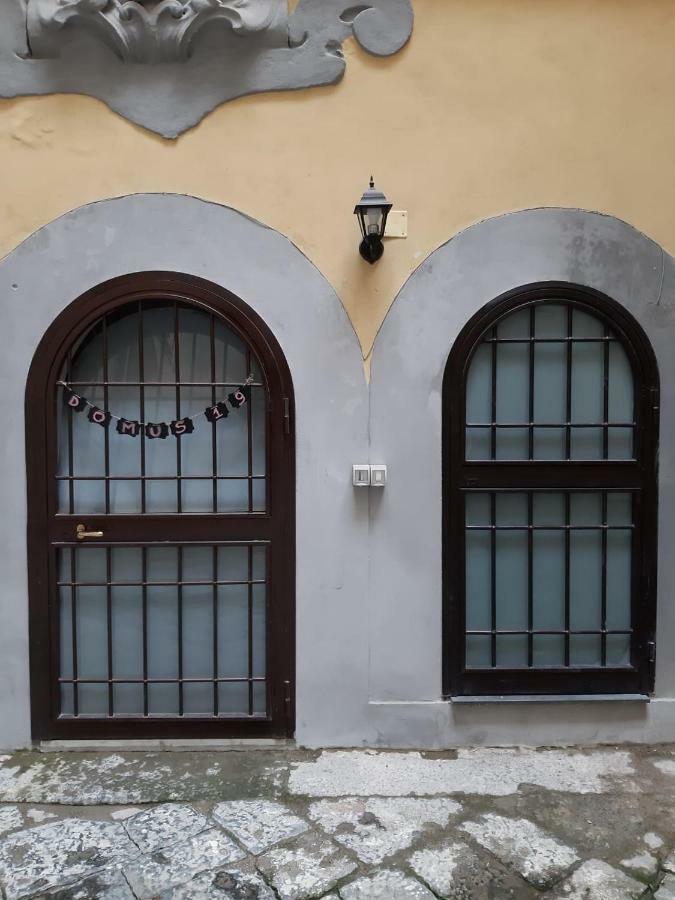 Domus 19 Otel Napoli Dış mekan fotoğraf